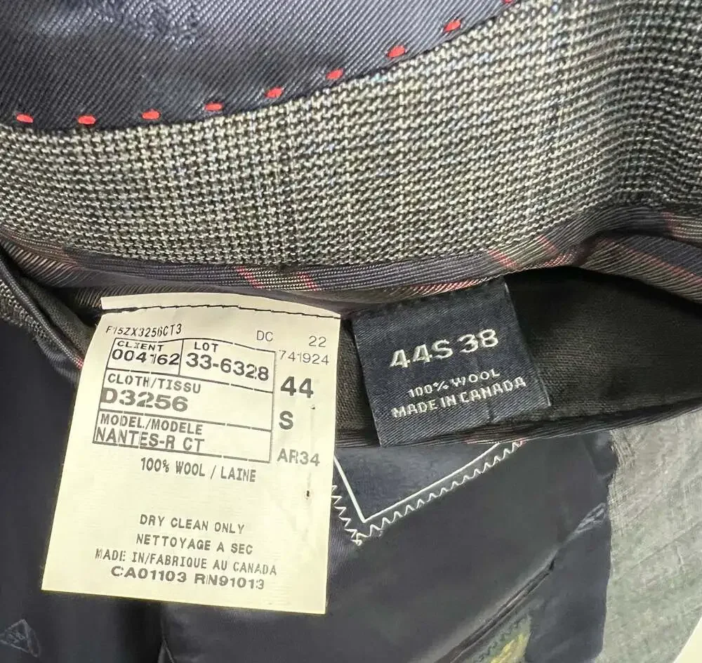 Cremieux Men's Gray Plaid Two-Button Blazer Jacket 100% wool  Size 44S